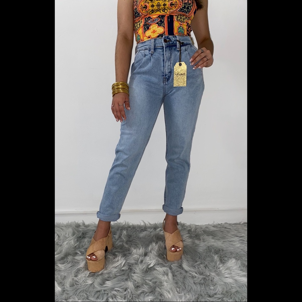 Vibrant Light Stone Mom Jean